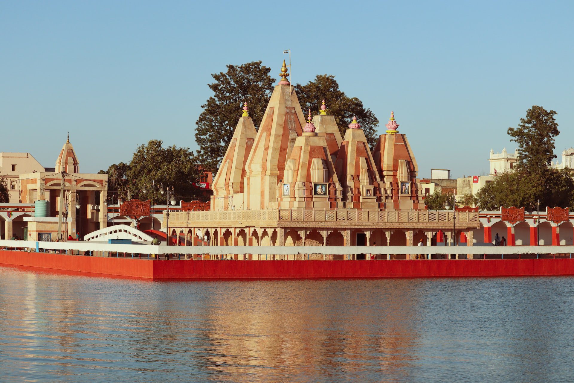 Explore Durgiana Mandir, Ram Tirath, Golden Temple & Wagah Border